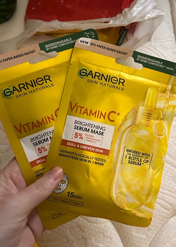 Garnier Vitamin C Parlatıcı Serum Maskesi 2 adet
