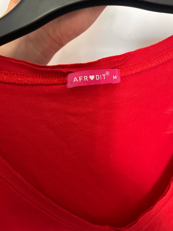 Kırmızı V Yaka Kısa Kollu Kadın Tişört - Görsel 3