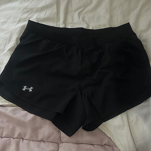 l Beden siyah Renk Under armour şort