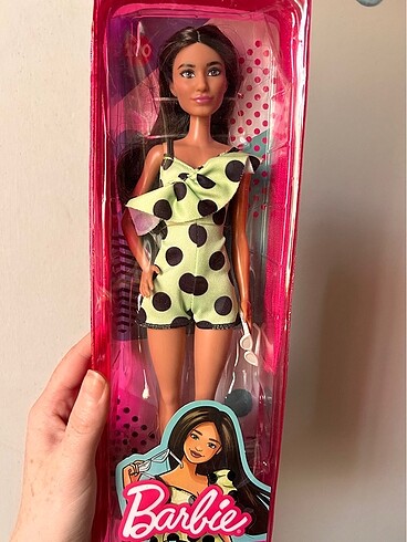 Barbie büyüleyici parti bebekleri