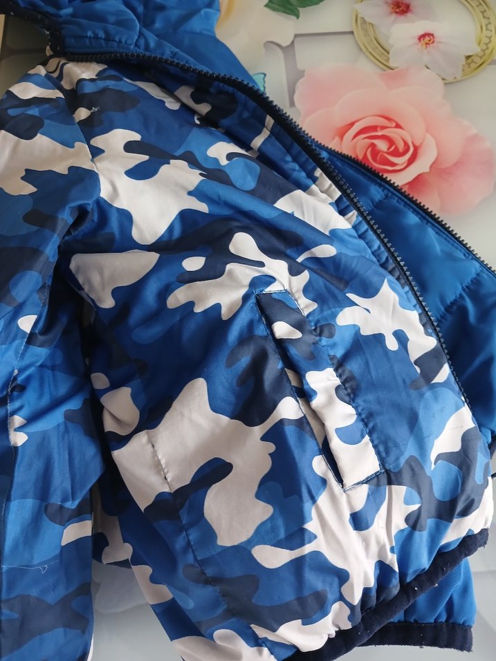 Mavi Kamuflaj Kapüşonlu  Çocuk Mont Çift taraflı giyilebilir. - Görsel 4