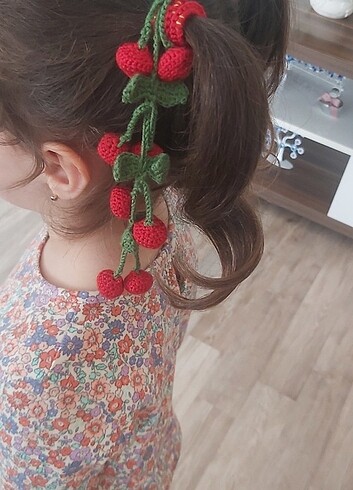 Kız çocuk kiraz saç tokası 