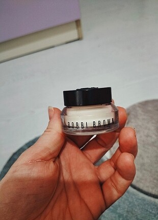 Bobbi Brown makyaj bazı