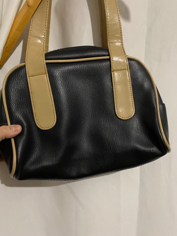 Bej Detaylı Siyah Deri Vintage Çanta - Görsel 4