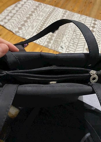 Sade Siyah Paraşüt Kumaş Omuz Çantası - Görsel 4