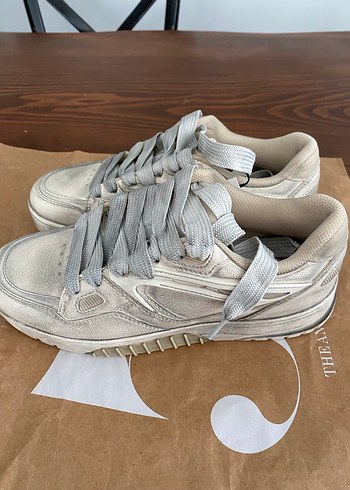 Beyaz Gri Platformlu Eskitme Detaylı Erkek Spor Ayakkabı - Görsel 4