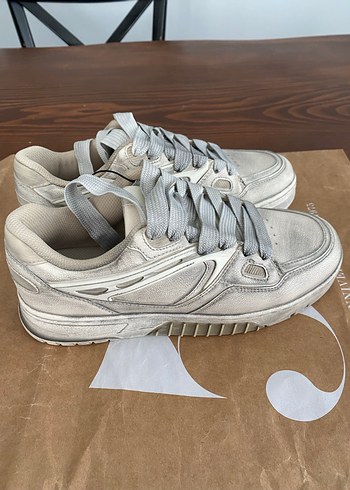 Beyaz Gri Platformlu Eskitme Detaylı Erkek Spor Ayakkabı - Görsel 3