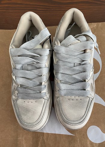 Beyaz Gri Platformlu Eskitme Detaylı Erkek Spor Ayakkabı - Görsel 2