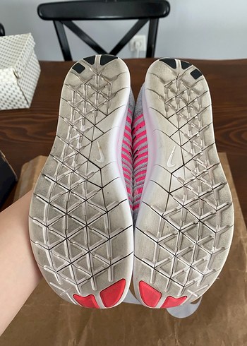 Nike Pembe Bağcıklı Gri Kadın Spor Ayakkabı - Görsel 4