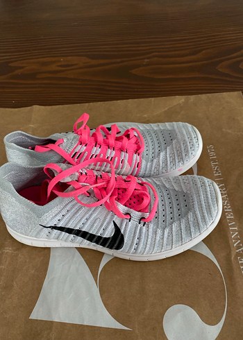 Nike Pembe Bağcıklı Gri Kadın Spor Ayakkabı - Görsel 2
