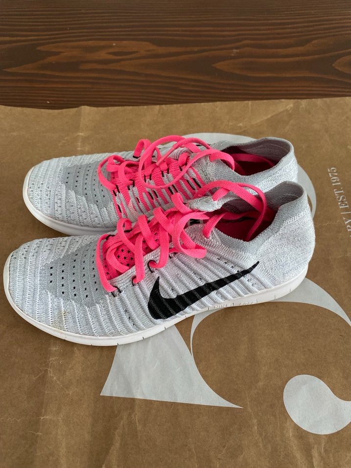 Nike Pembe Bağcıklı Gri Kadın Spor Ayakkabı - Görsel 3