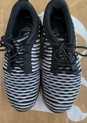 Nike Zebra Desenli Kadın Spor Ayakkabı - Görsel 3