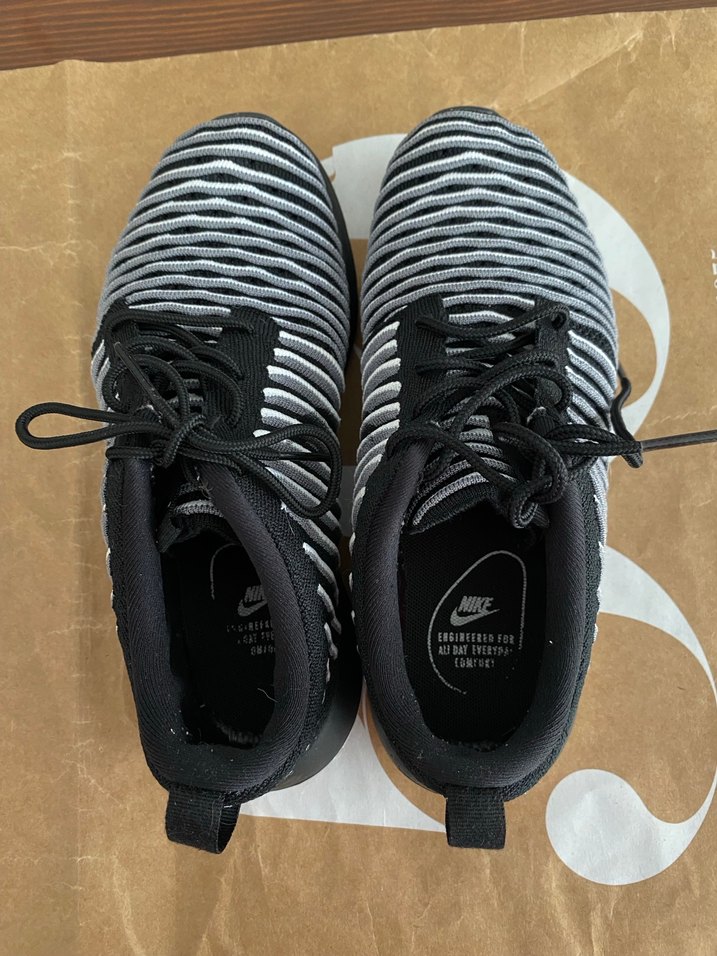 Nike Zebra Desenli Kadın Spor Ayakkabı - Görsel 2