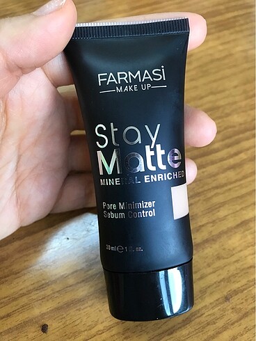 Farmasi Stay Matte Fondöten No 03
