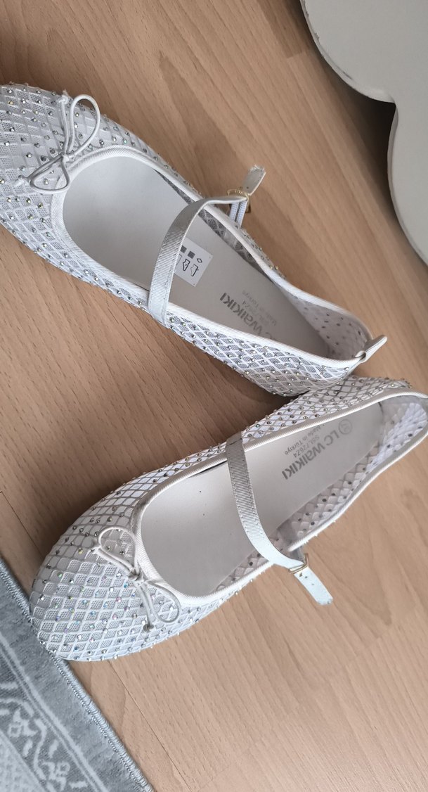 Kız Çocuk Beyaz Tokalı Babet Ayakkabı - Görsel 2