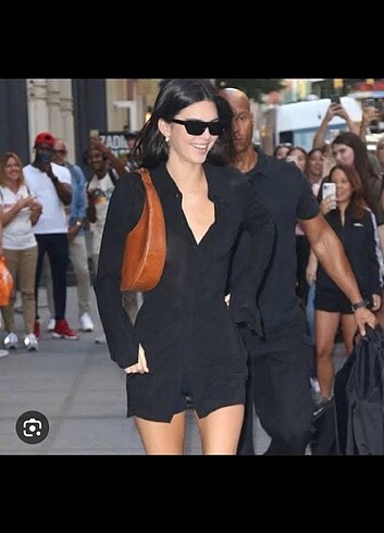Kendall Jenner gömlek elbise 