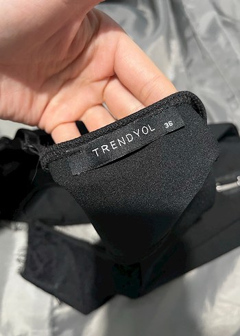 Siyah Dantel Detaylı Gotik Büstiyer - Görsel 6