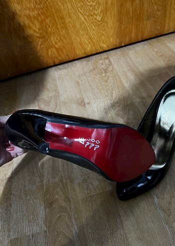 Siyah Rugan Stiletto Topuklu Kadın Ayakkabı - Görsel 4