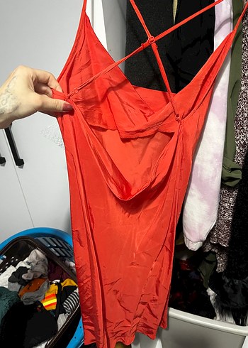 Parlak Kırmızı Midi İnce Askılı Elbise - Görsel 3