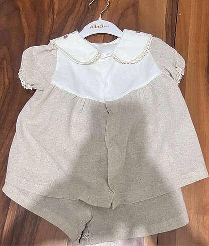 24-36 Ay Beden BEBEK ALT ÜST ÇİÇEKLİ ŞORT TAKIM..