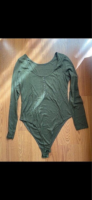H&M önü düğmeli uzun kollu bodysuit / bluz