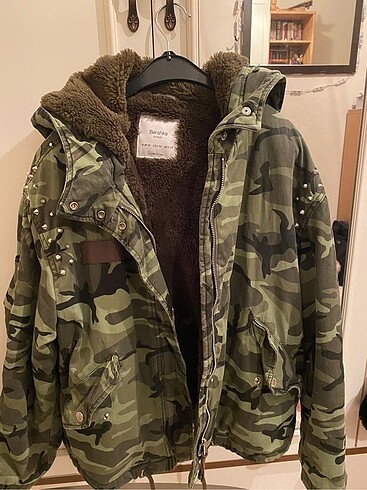 Bershka mont