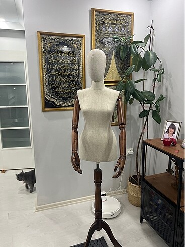 Ahşap kollu manken