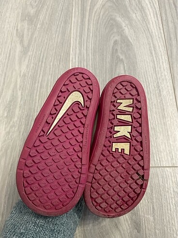 25 Beden pembe Renk Orijinal Nike spor ayakkabı