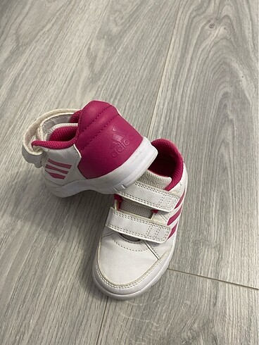 Adidas spor ayakkabı