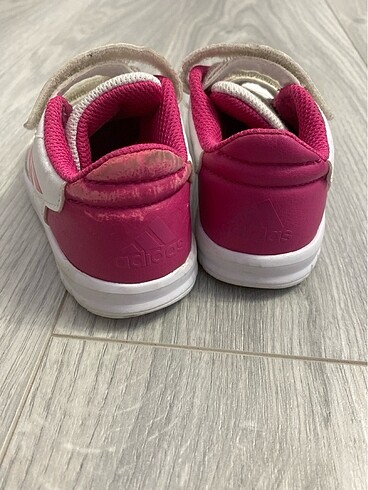 23 Beden pembe Renk Adidas spor ayakkabı