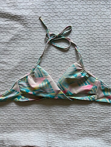 Bikini üstü