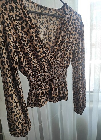 Leopar desenli v yaka bluz
