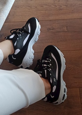 38,5 Beden Skechers Beyaz Gri Biker Spor Ayakkabı sadece 39 kaldı