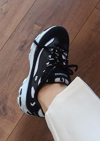 Skechers Skechers Beyaz Gri Biker Spor Ayakkabı sadece 39 kaldı
