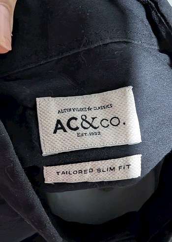 Siyah Düğmeli Erkek Ofis Gömleği - Görsel 2