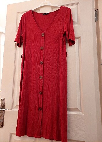 44 Beden kırmızı Renk Rahat bir elbise