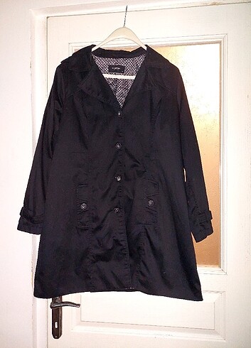 LC Waikiki Trenchcoat/trençkot kap