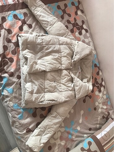 Mavi Marka krem su geçirmez kaz tüyünden mont ,aşırı sıcak tutuy