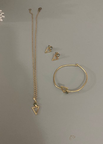 Zincir Detaylı Altın Renk Minimalist Takım