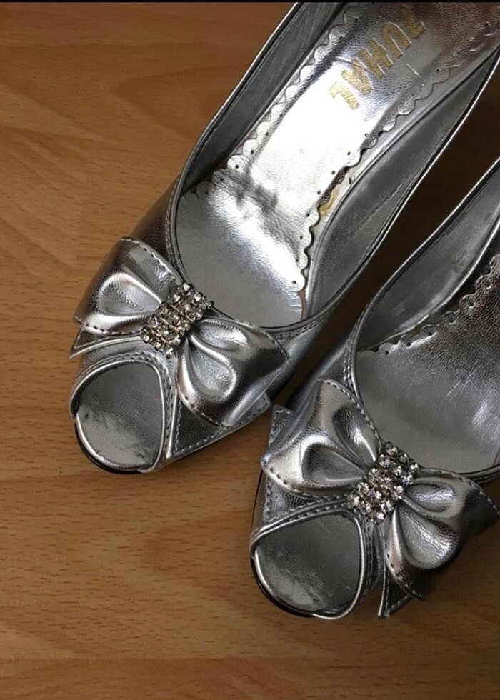 Gümüş ayakkabı - Görsel 4