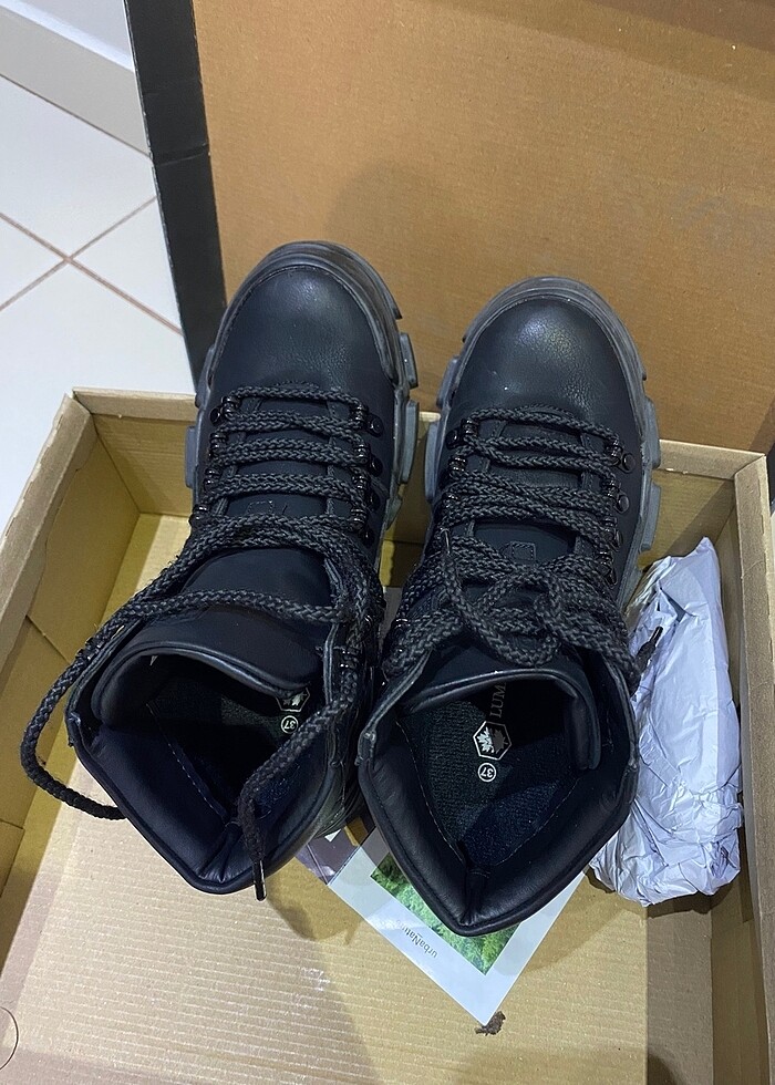 Siyah bot - Görsel 2