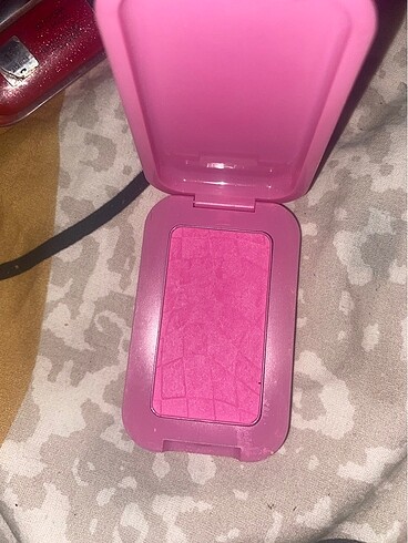 NYX NYX buttermelt blush 01