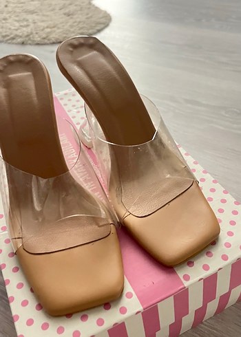 Pelinin Ayakkabıları Şeffaf Topuklu Bej Kadın Terlik