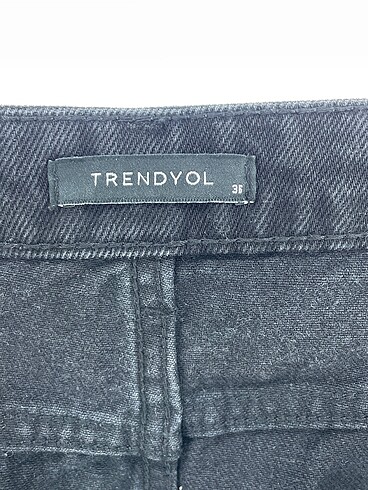 36 Beden siyah Renk Trendyol & Milla Mini Şort %70 İndirimli.