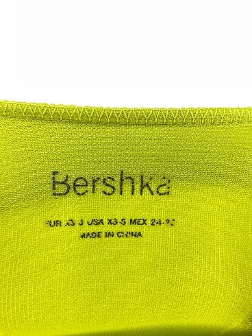 xs Beden çeşitli Renk Bershka Bluz %70 İndirimli.