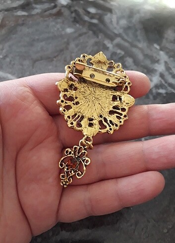 American Vintage Cameo broş