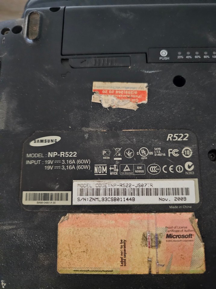 Kahverengi Samsung Dizüstü Bilgisayar - Görsel 2