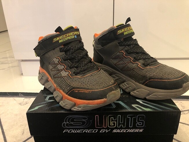 Skechers bot
