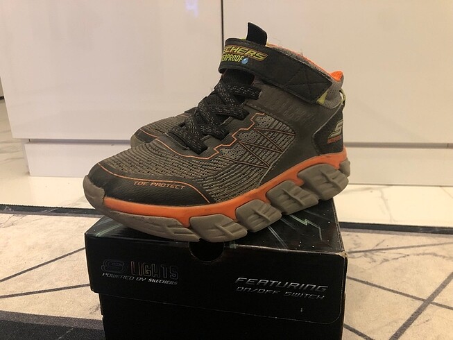 Skechers Skechers bot