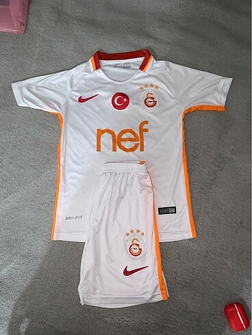 Galatasaray 152cm kız/erkek çocuk takım forması